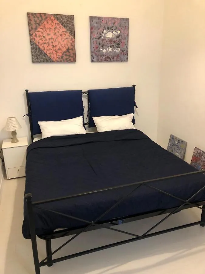 Camera matrimoniale di VITERBO ART APARTMENT nel centro storico