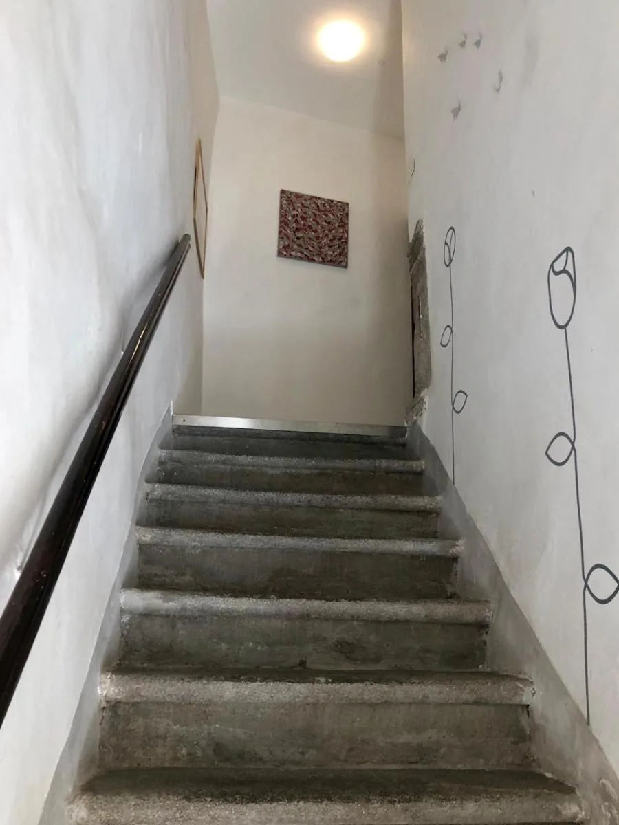 Scala interna in pietra della struttura VITERBO ART APARTMENT